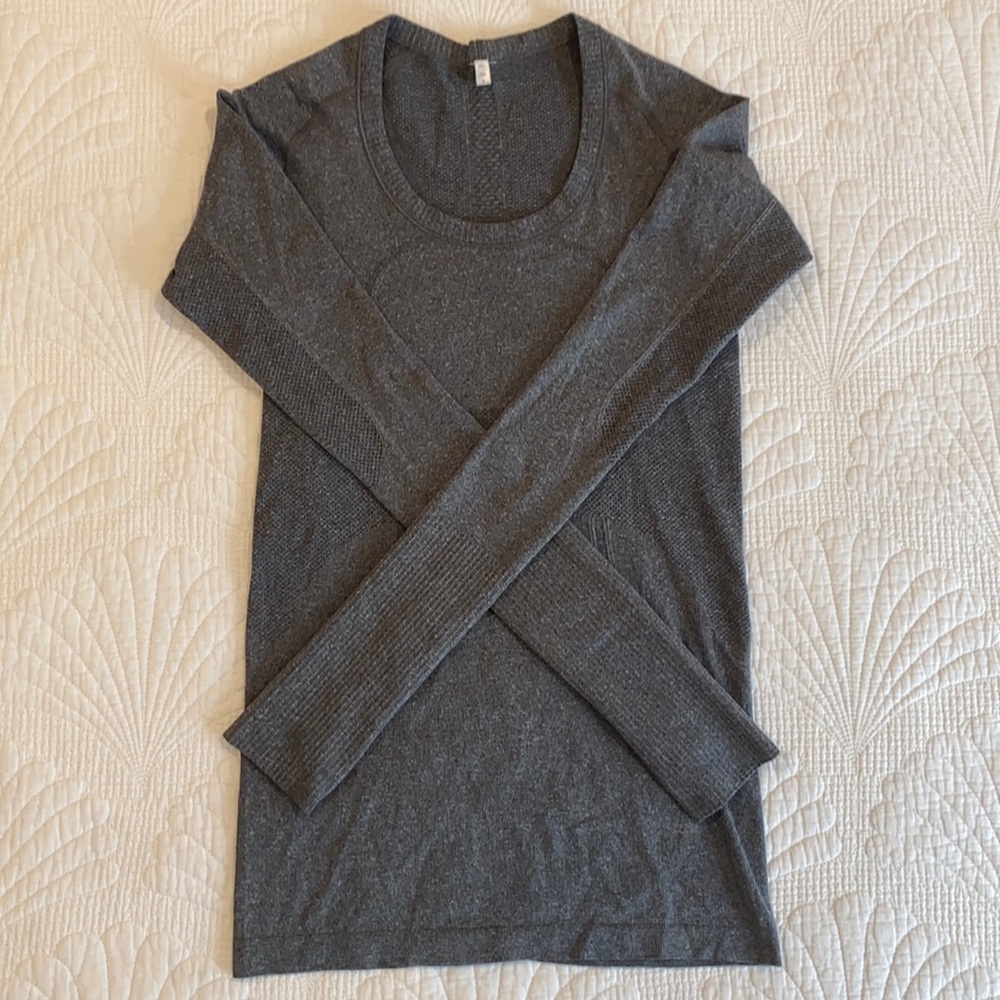 LULULEMON Fitted Swiftly Tech Long Sleeve Shirt 🤍🤍